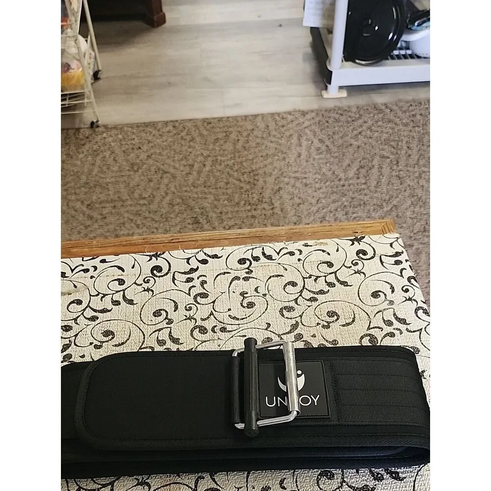 Black Men’s Weight Lifting Belt with Metal Buckle